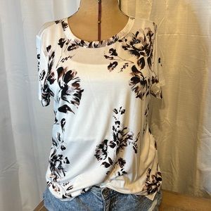 Short sleeved top